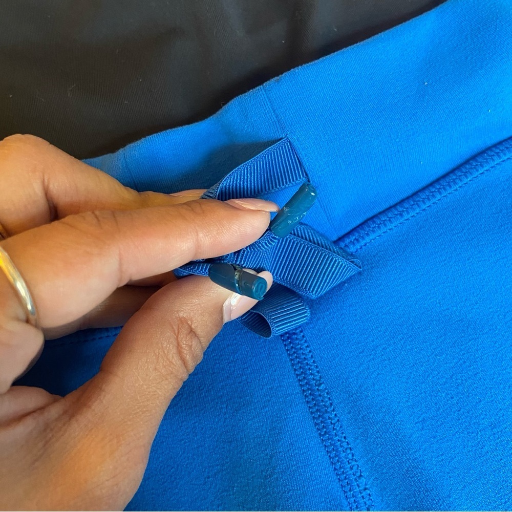 Lululemon Athletica Blue Leggings with Black Waistband - Picture 3 of 12
